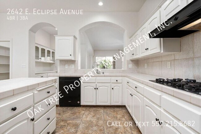 Building Photo - 2642 E Eclipse Ave