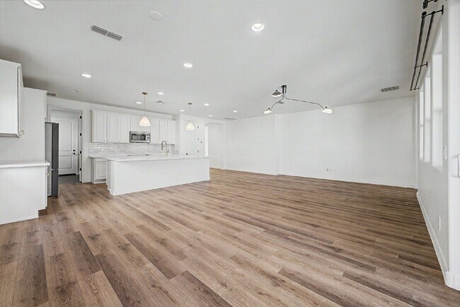 Building Photo - 6954 W Maya Way
