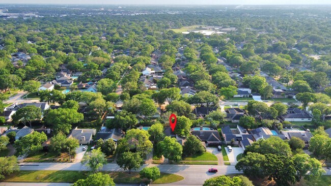 Building Photo - 11923 Briar Forest Dr