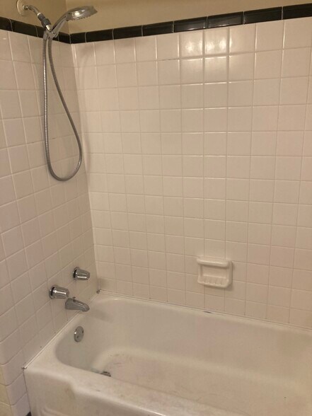 Building Photo - 1034 N PIERCE AVE