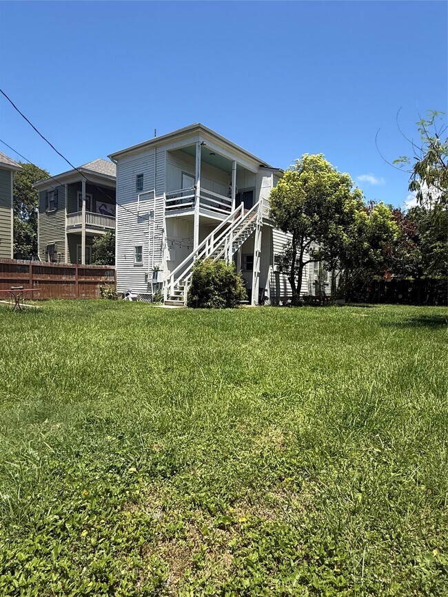 Building Photo - 2121 Avenue K