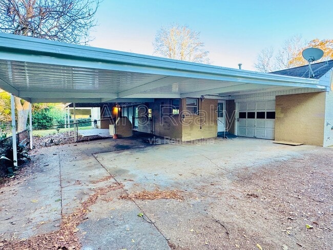 Building Photo - 2767 Biltmore Ave