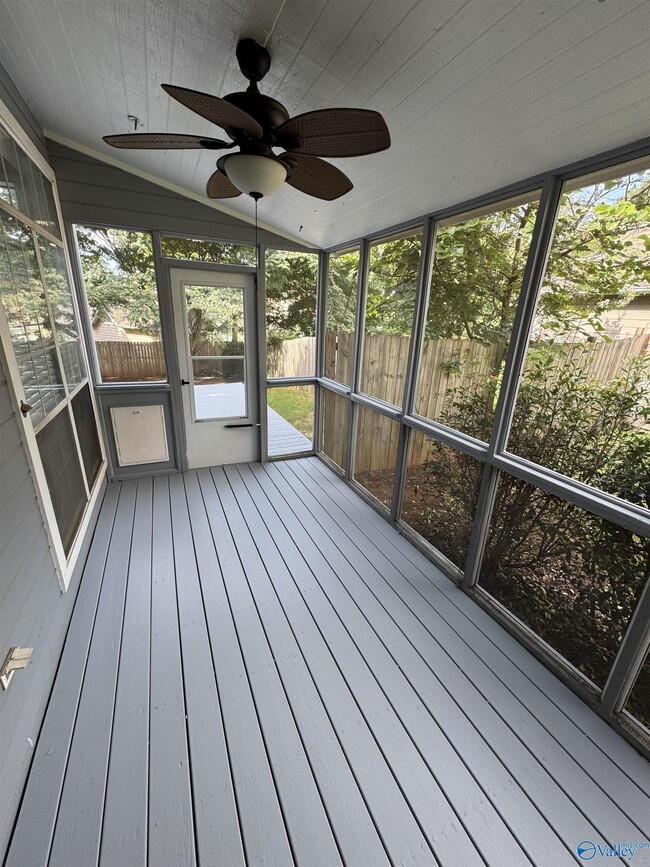 Building Photo - 102 Sunset Cir