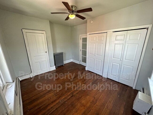 Building Photo - 435 E Walnut Ln