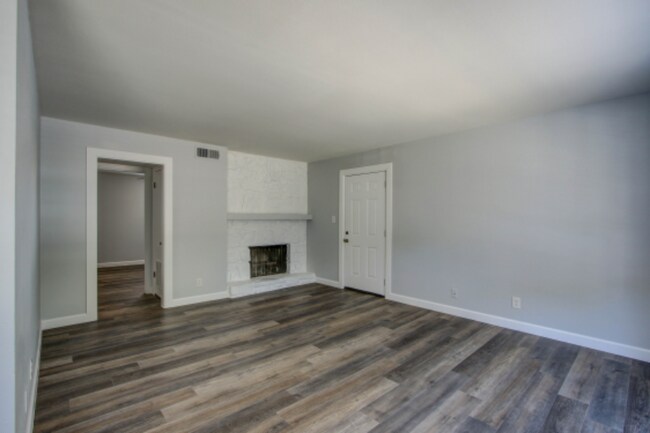 Building Photo - 4440 E 68th St