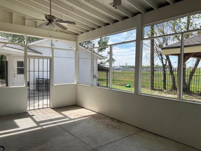 Building Photo - 21122 Harvest Hill Ln