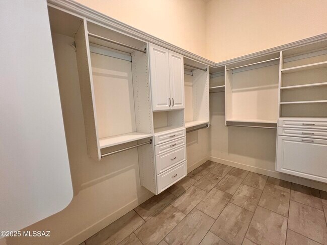 Building Photo - 14205 N Stone View Pl