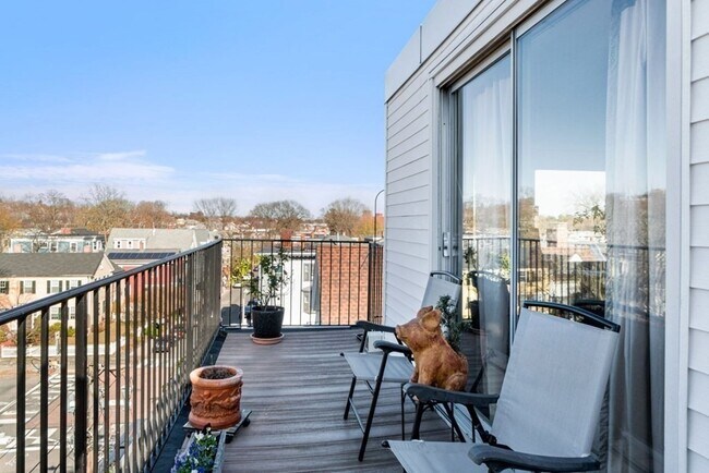 Building Photo - 76 Garfield St