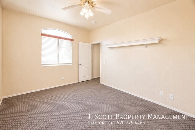 Building Photo - 4172 E Santa Fe Ln