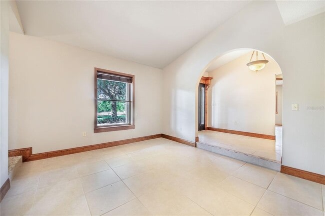 Building Photo - 7740 Lake Hatchineha Rd