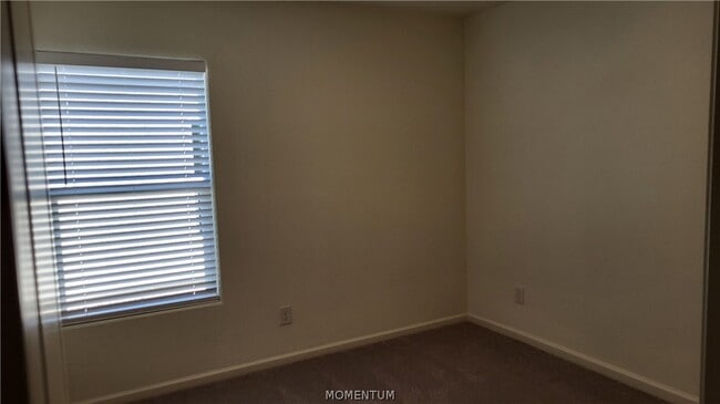 Building Photo - 1141 Aspen Dr