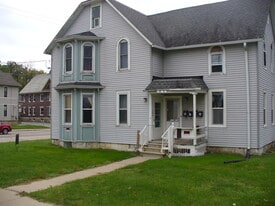 Building Photo - 409 9th St