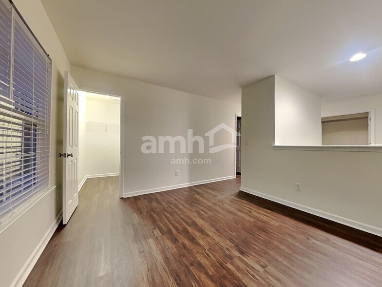 Building Photo - 10524 Dominion Village Dr