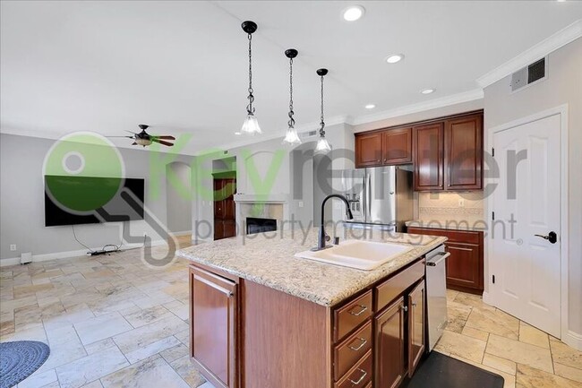 Building Photo - 6820 Cherry Ridge Cir