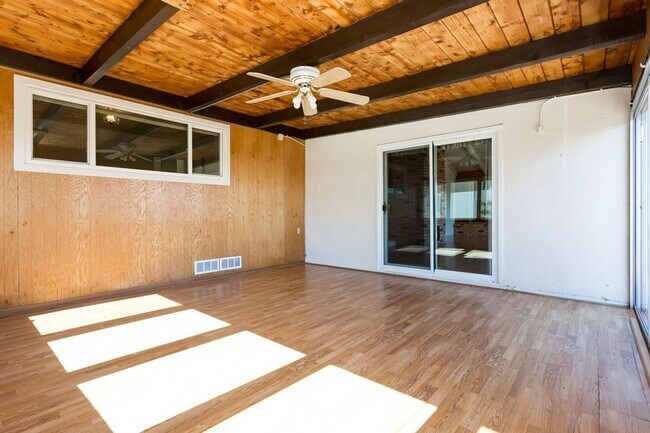 Building Photo - Large Traditional Home in La Mesa!