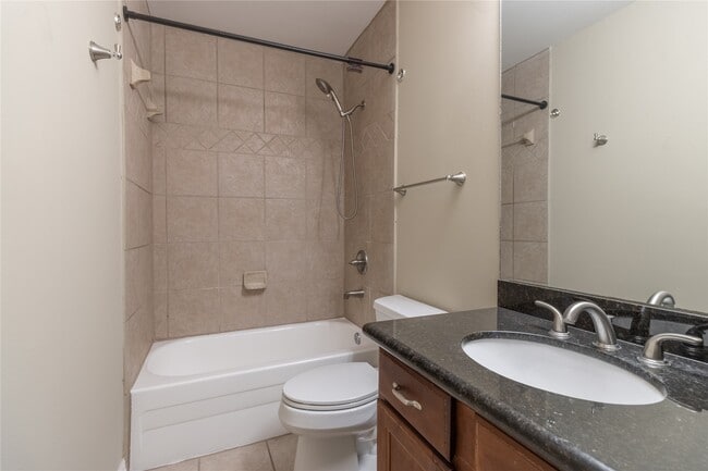 Building Photo - 4515 Briar Hollow Pl