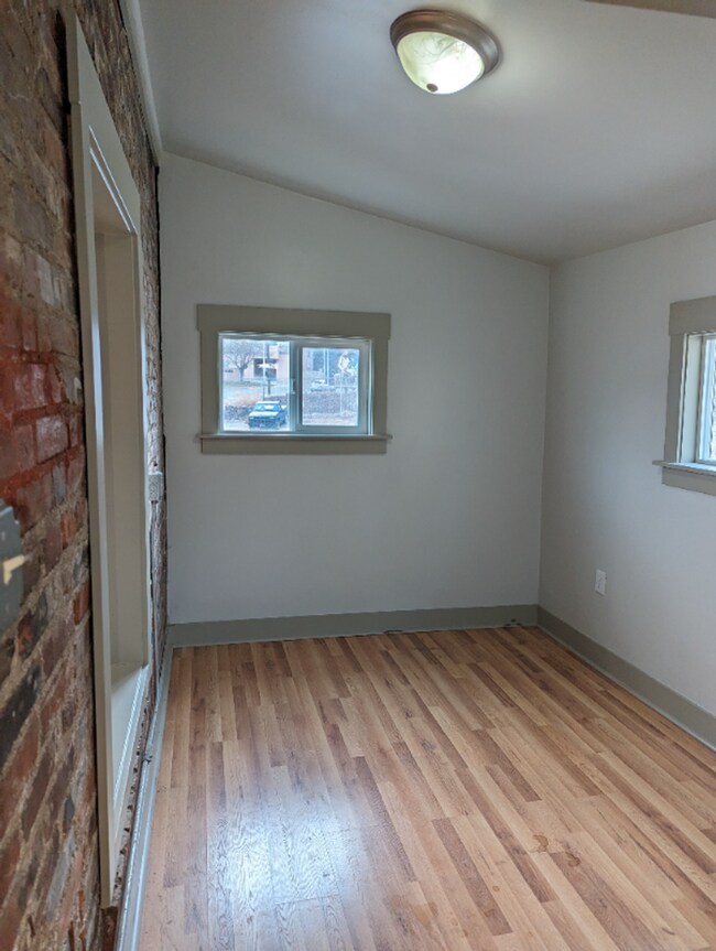 Building Photo - 625 S Union Ave