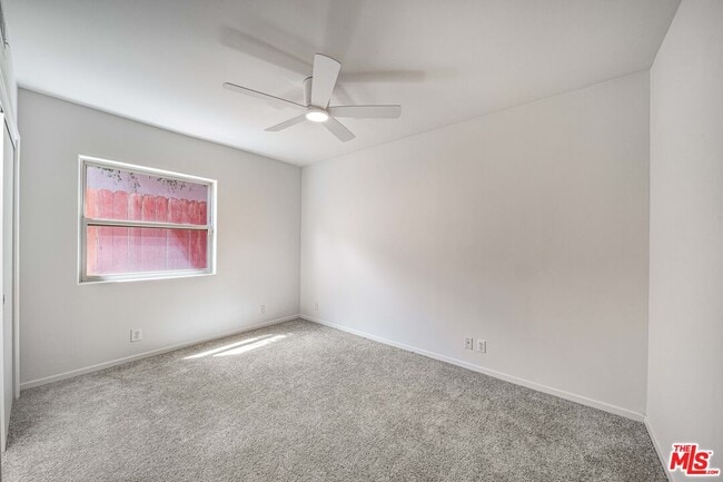 Building Photo - 726 W 37th St