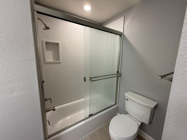 Building Photo - Newly remodeled 3 bedroom in the heart of ...