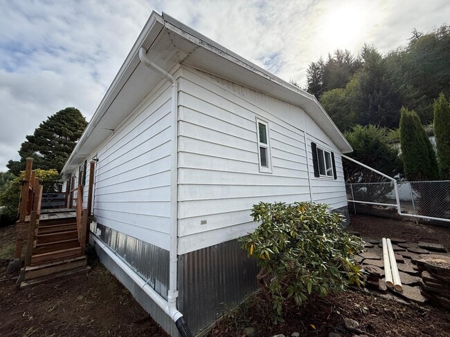 Building Photo - 1025 Scott Terrace