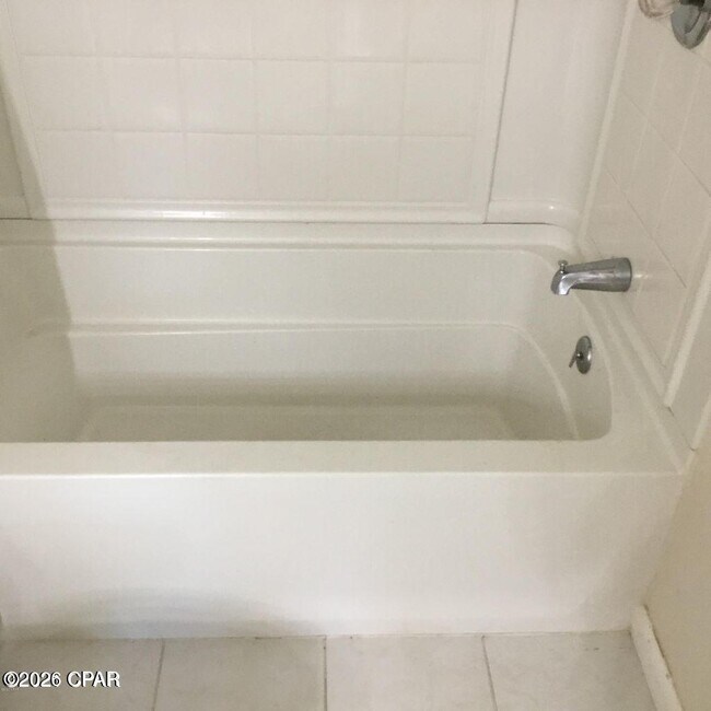 Building Photo - 1025 W 19th St