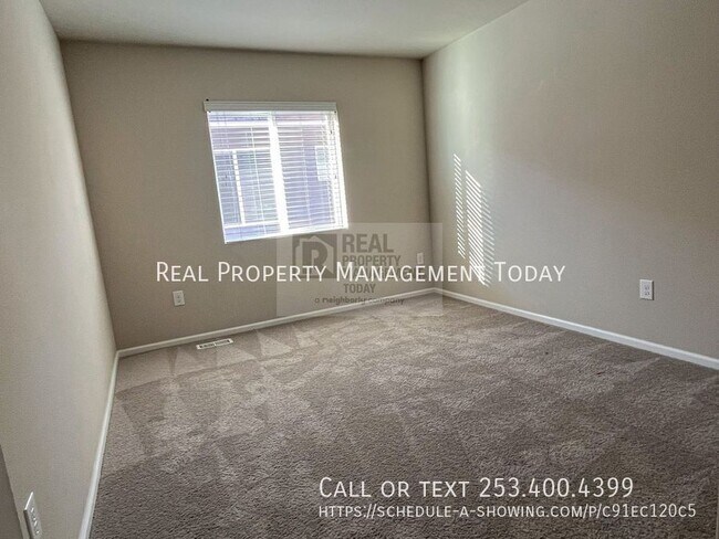 Building Photo - 8602 Spartacus St NE