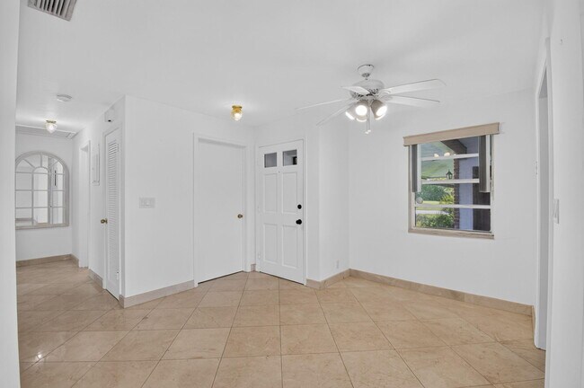 Building Photo - 300 NW 42nd St