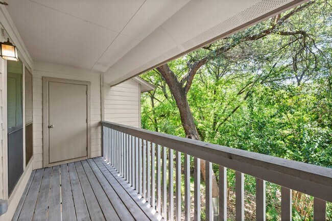 Building Photo - 3839 Dry Creek Dr