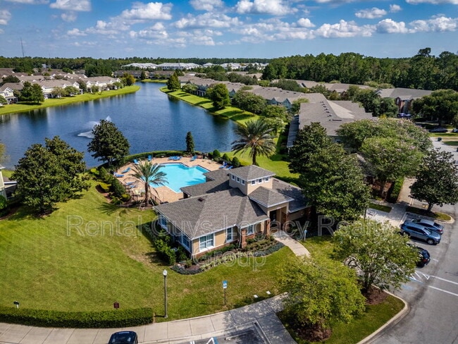 Building Photo - 6986 Roundleaf Dr