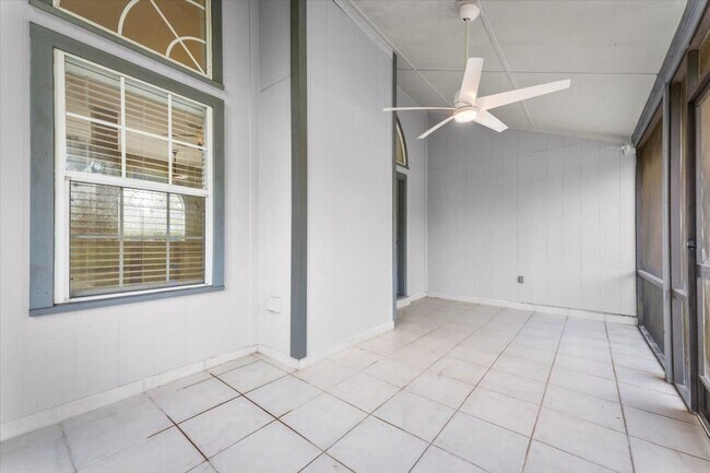 Building Photo - Beautiful 4BR Home with Fireplace, Screene...