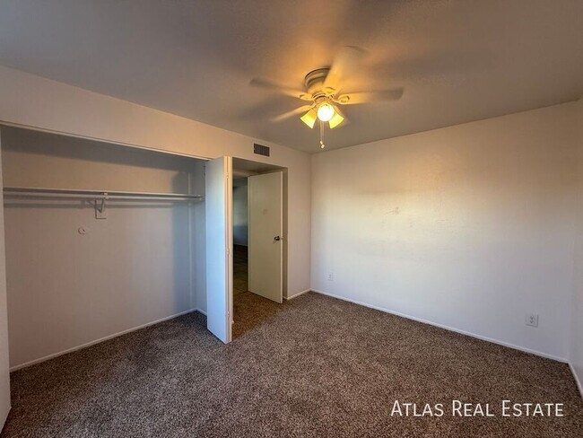 Building Photo - 1045 E University Dr