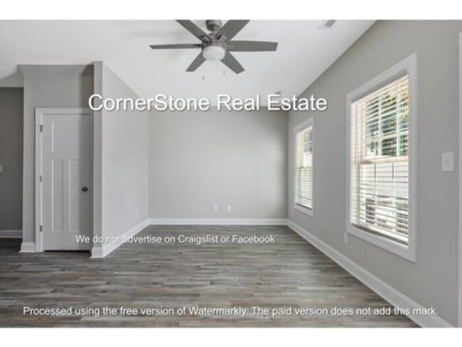Building Photo - 2858 Little Dr