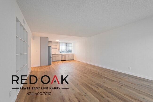 Building Photo - 511 N Kenmore Ave