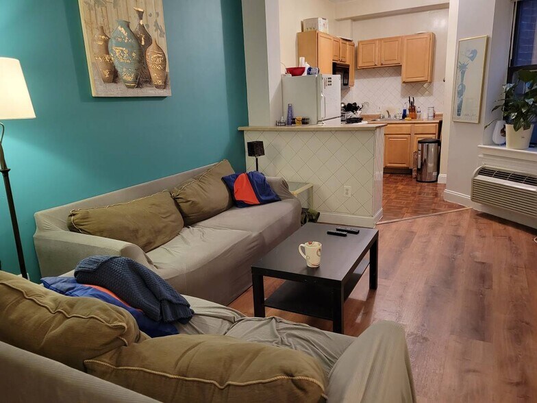 Building Photo - 1413 T St NW