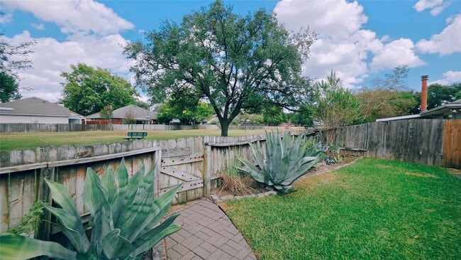 Building Photo - 19418 Coppervine Ln