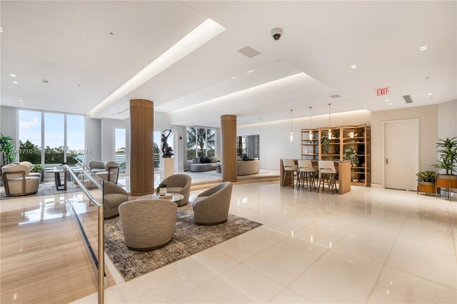 Building Photo - 888 Brickell Key Dr