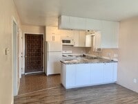 Building Photo - Court Street