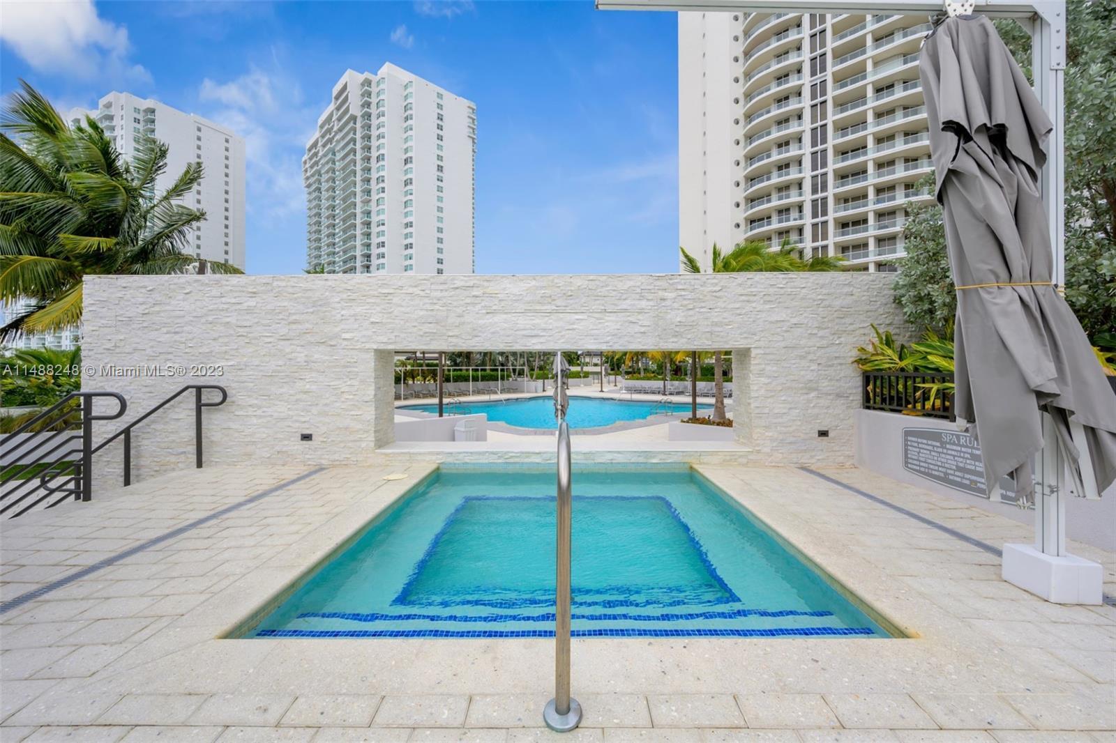 Building Photo - 7000 Island Blvd