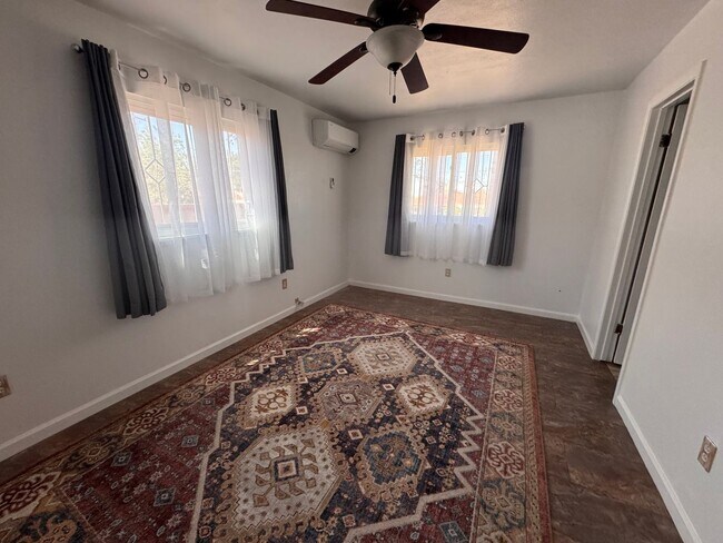 Building Photo - 3 bedroom 2 bath home in NE Albuquerque