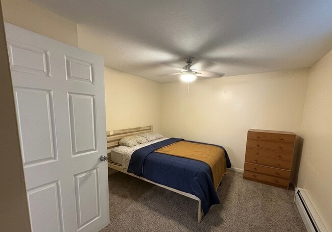 Building Photo - Modern 1 Bedroom Unit in Central Manhattan!