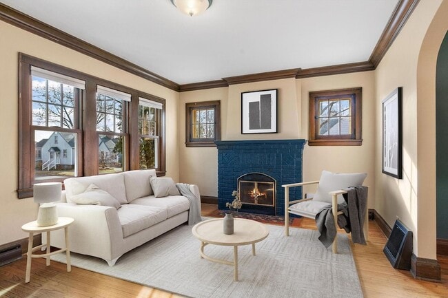 Building Photo - 2300 NE McKinley St