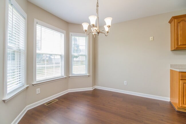 Building Photo - 2619 Danbury Cir