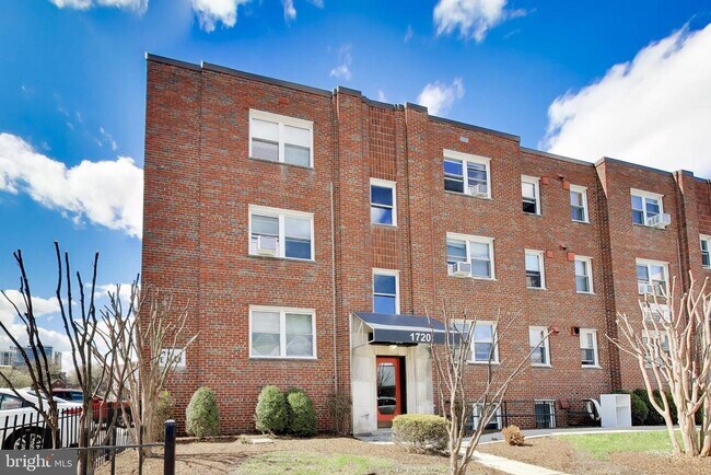 Building Photo - 1724 N Quinn St