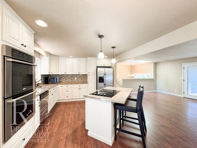 Building Photo - Bright & Spacious Split-Level Home with Gourmet Kitchen, Skylight & Expansive Yard