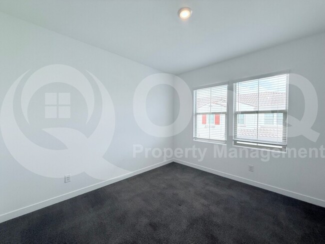 Building Photo - 4077 S Sabrina Dr