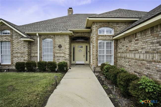 Building Photo - 5834 Greenforest Cir