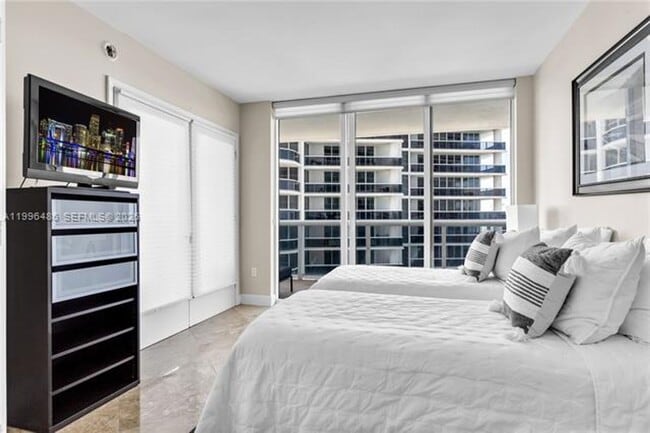 Building Photo - 1830 S Ocean Dr