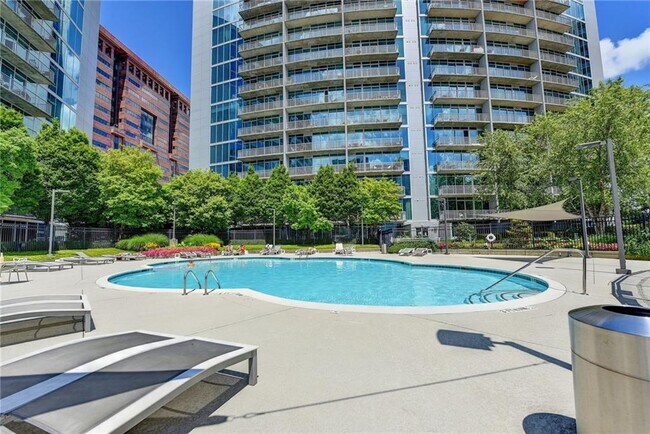 Building Photo - 44 Peachtree Pl NE