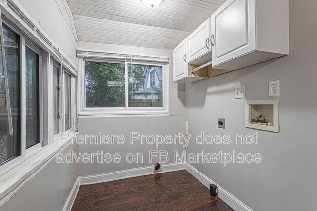 Building Photo - 573 S Crescent Ave