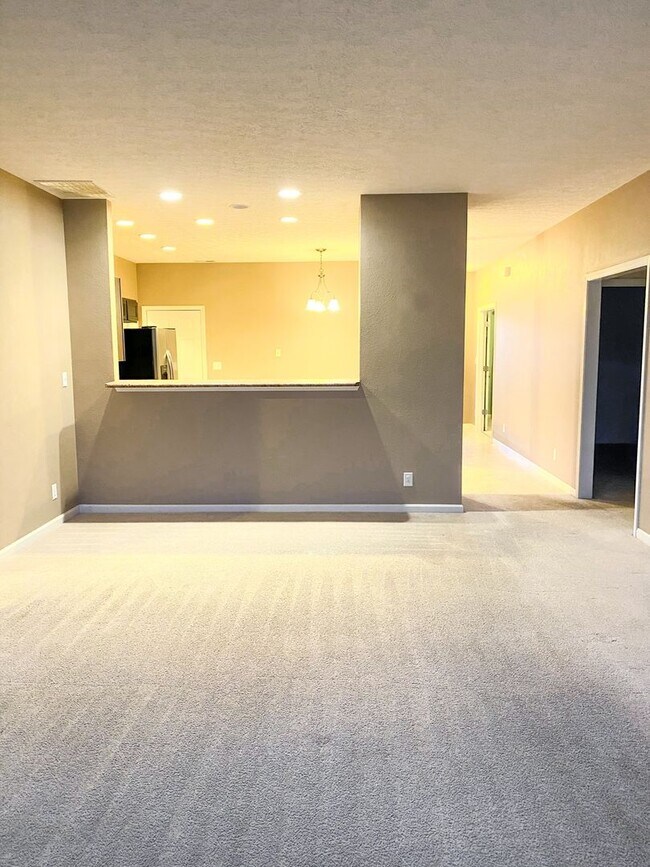 Building Photo - 3 Bedroom Home In Lindberg Village